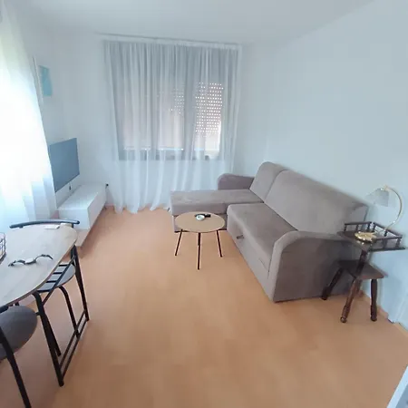 Apartman 1 *