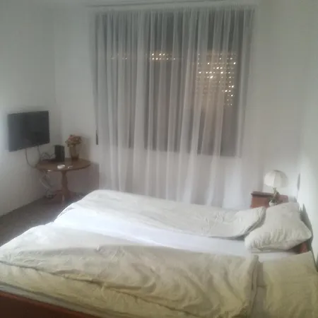 Apartman 1 *